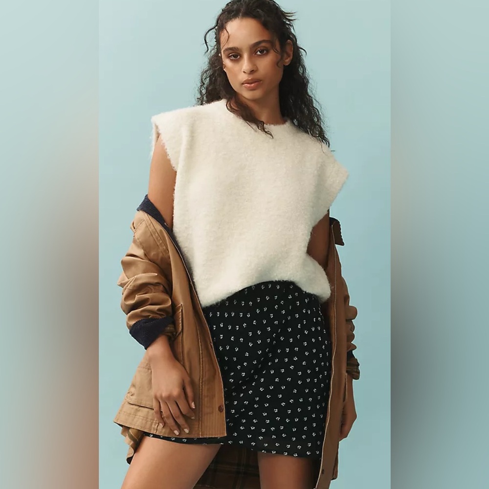 Anthropologie Off White Fuzzy Crew Neck Bouclé Sweater Vest Size Large Oversized